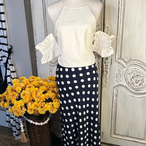 Curated Three Piece Feminine Shirt and Tops Bundle - Picture 4 of 7